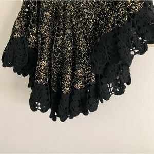 Crocheted shawl, Black with gold trim
